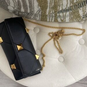 Authentic Valentino crossbody bag with gold chain ACCEPTING OFFERS